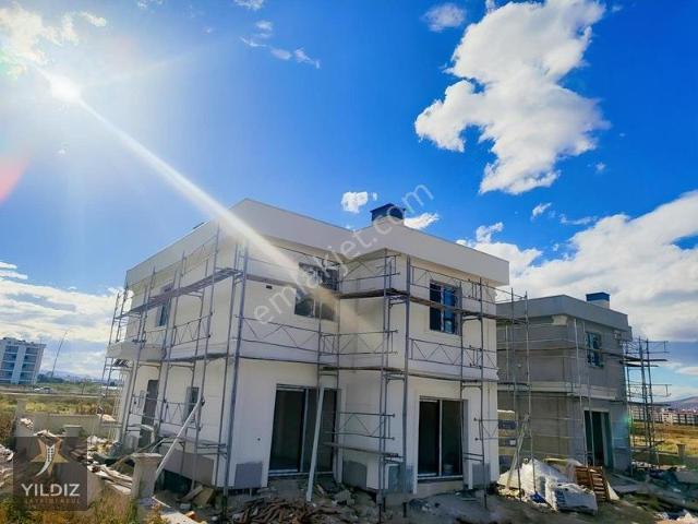 Şehir Hastanesi Karşısı bağımsız 5.5+1 Satılık Lüks Villalar