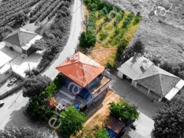 Şehir Stresinden Uzak, Doğayla İç İçe 2 Katlı Ev Ve 2.000 M²