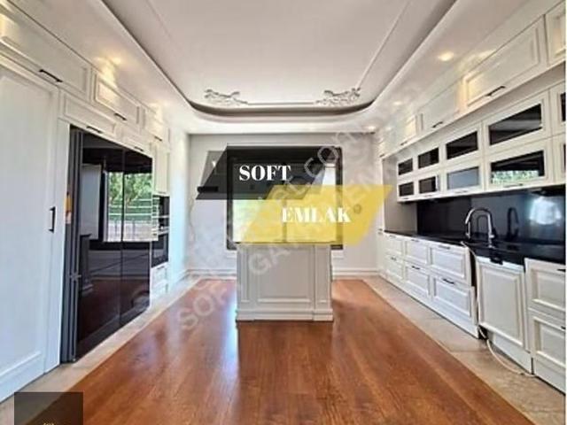 Şehirgösteren De 3 Katlı 7+2 Ultra Lüx Satılık Villa