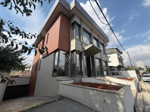 Şehirgösterende Merkezi Konumda Ticari Satılık Villa