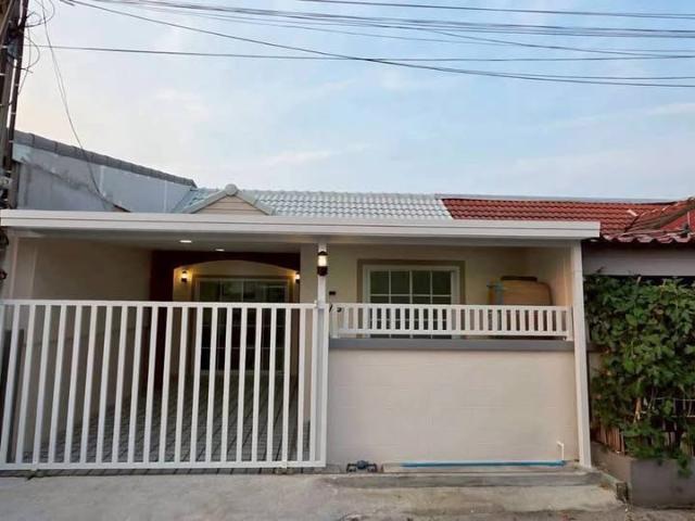 EHL 261926 ขาย ทาวน์เฮาส์ชั้นเดียว หมู่บ้านตะวันงาม บางใหญ่ ทำเลดี ซอยกันตนา เดินทางสะดวก 3 ห้องนอน. พร้อมอยู่ ใกล้เซ็นทรัล เวสต์เกต