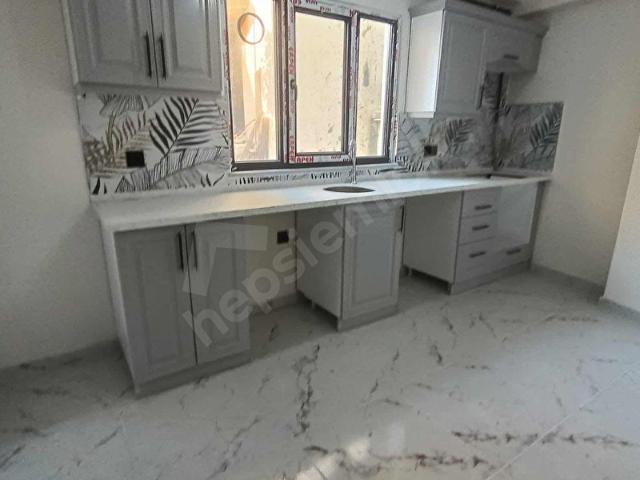 ŞEHRİN MERKEZİNDE GENİŞ VE FERAH 2+2 KİRALIK DAİRE