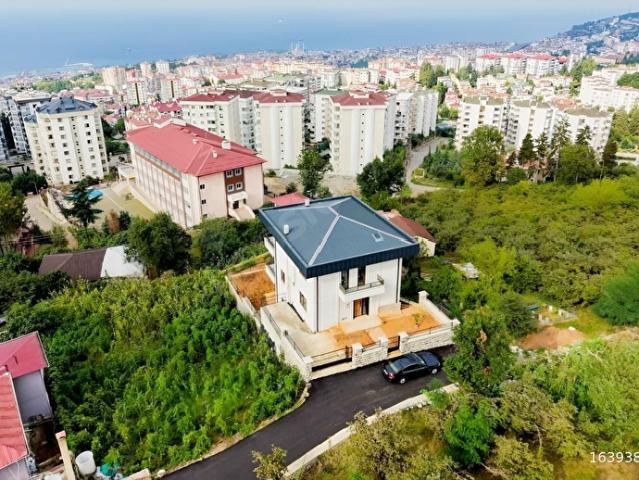 ŞEHRİN MERKEZİNDE MÜSTAKİL VİLLAMIZ SON GÜNLER BU FİYAT !