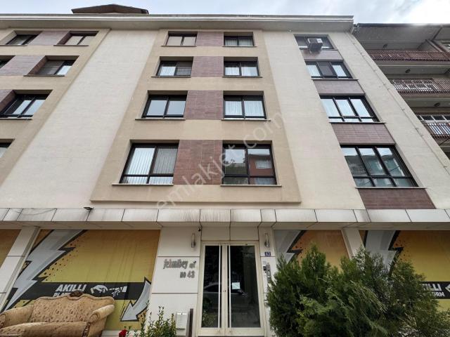 Şehrin Merkezi İhsaniye'de Yeni Binada Geniş 2+1 Ara Kat Daire !