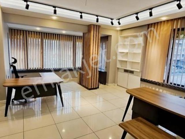 Şehrin Merkezin'de Mükemmel Ofis Eşyalı