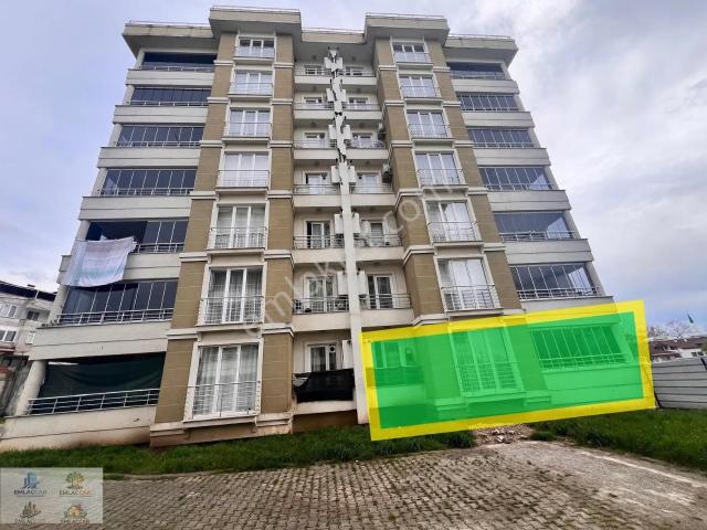 Şehrin Merkezinde Ferah Bir Daire Site İçinde