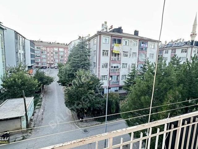 Şehrin Merkezinde Satılık Ara Kat Geniş 2+1 Daire