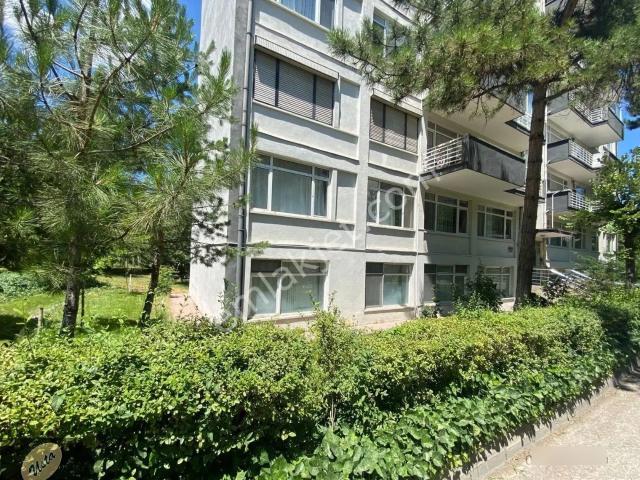 Şehrin Merkezinde Yem Yeşil Site İçerisinde 4+1 Okullar Yakını Daire.