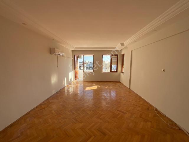 Şehrin Merkezinde 3+1 Ayrı Mutfak Ara Kat Kiralık Daire
