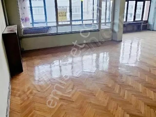 Şehrin Merkezinde 4+1 Kiralık Daire