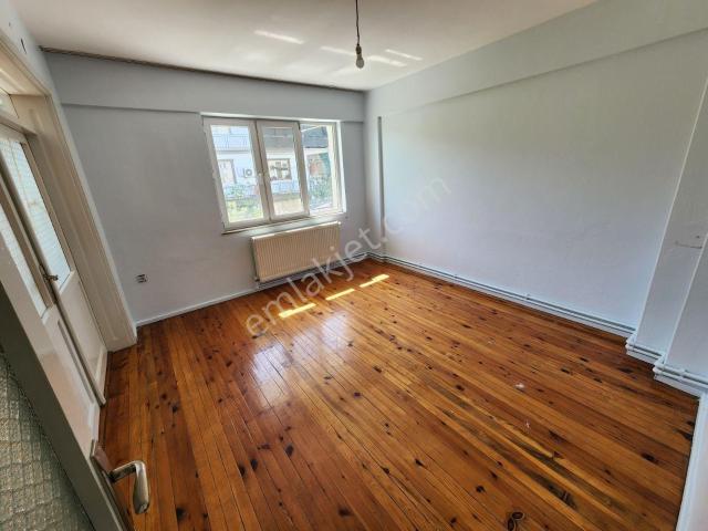 Şehzade'den Akkonak Ara Kat Kiralık Daire