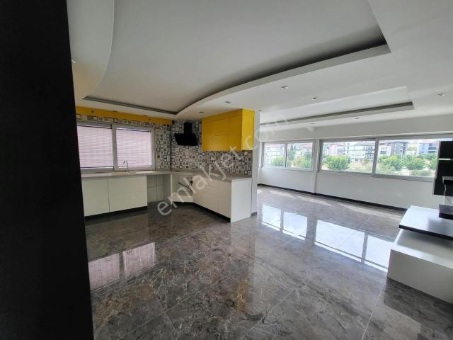 Şehzade'den Çakmak'ta 200 M2,4+1, Her Tarafı Açık Kiralık Daire