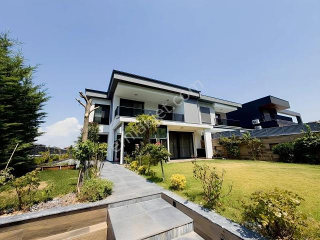 Şehzade'den Gerzele'de Orman Manzaralı Satılık Villa