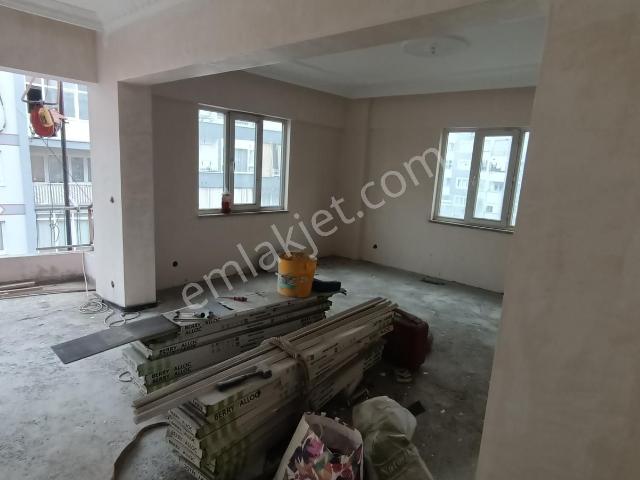 Şehzade'den Hacıkaplanlar Mah. 2+1 Satılık Natamam Daire