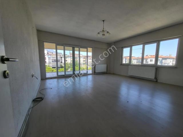 Şehzade'den Selçukbey'de Kiralık 3+1 160 M2 Geniş Daire