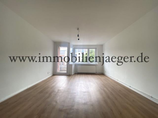 Eimsbüttel West am Langenfelder Damm modernisierte 1 Zimmer Wohnung mit EBK und Dusche, Balkon