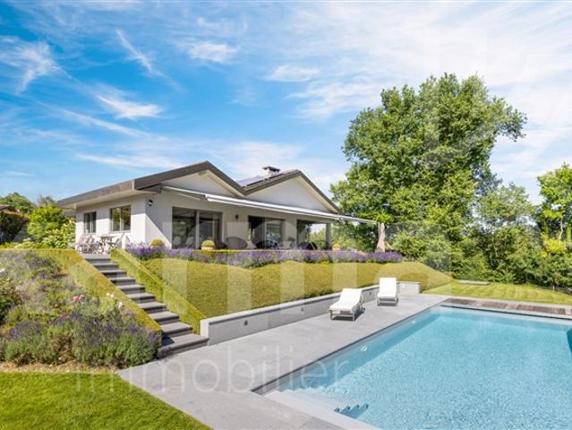 Einzelvilla mit Pool