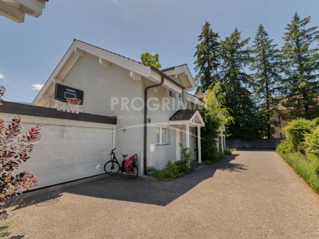 Einzelagent – 3 Zimmer Haus mit Garage – Großes Zimmer im Keller – Garten