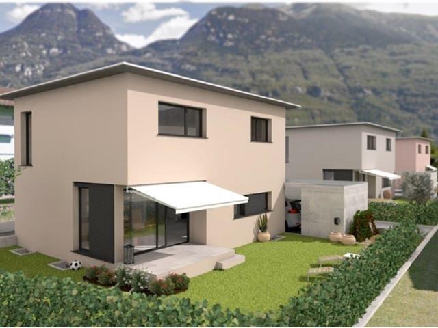 EINZELHAUS MIT GARTEN UND OFFENER AUSSICHT