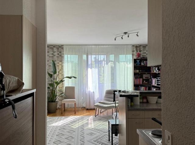 EINZELNER MAKLER – Große 1,5 Zimmer Wohnung in Les Eaux Vives