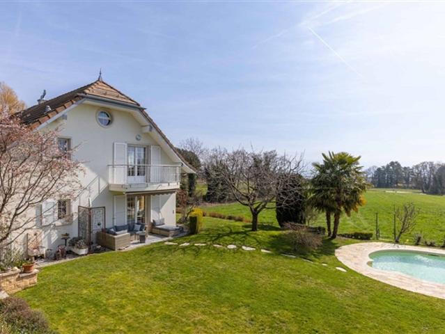 EINZELNER MAKLER – Prächtiges freistehendes Haus im Vaud Stil