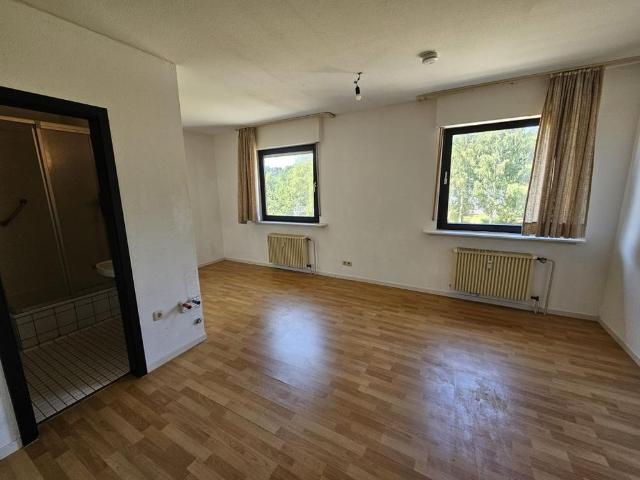 Einzimmer Wohnung im ersten OG in ruhiger Wohnlage nahe Selters!