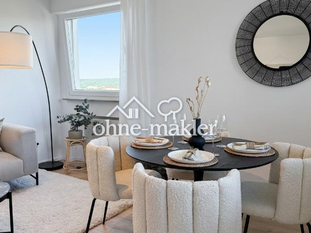 Einziehen anstatt renovieren: Frisch modernisierte 2 Zimmer Wohnung mit Panorama Blick