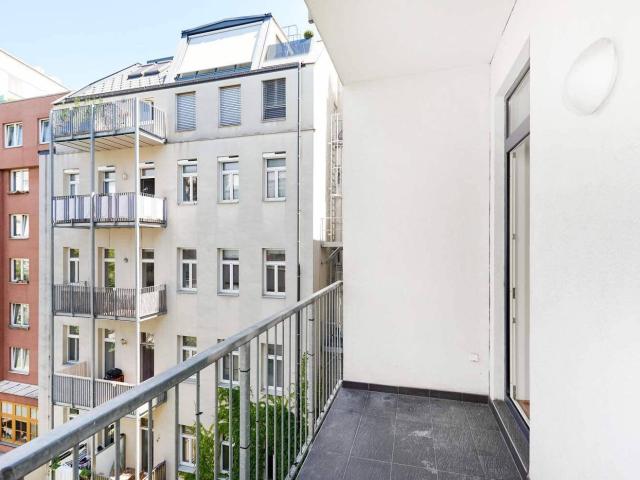 Einziehen & genießen nähe Donaukanal und Prater 2 Zimmer Wohnung mit Loggia in den Innenhof!