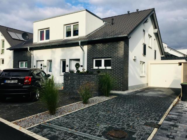 EINZIEHEN & GENIEßEN FREIE DOPPELHAUSHÄLFTE IN HOLZWICKEDE 2019