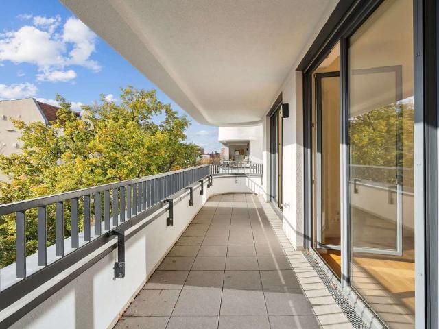 Einziehen oder vermieten – Sie entscheiden: 2 Zimmer Wohnung mit Balkon im Neubau
