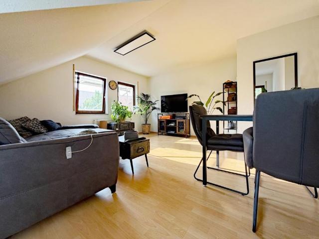Einziehen & Losleben. 2 Zimmer auf ca. 49 m². Extra Raum für Hobby & Lieblingsprojekte + Stellplatz
