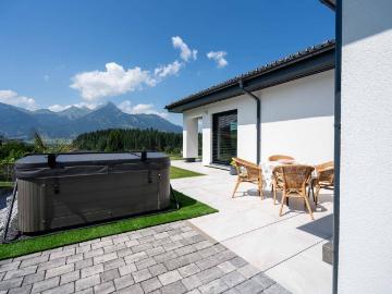Einziehen statt bauen – barrierefreier Architekten Bungalow mit Bergblick über Breitenwang
