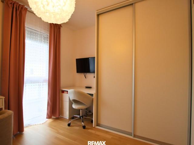 Einziehen & Wohlfühlen: Vollmöblierte 4 Zimmer Wohnung mit Tiefgaragenplatz in Bad Vöslau