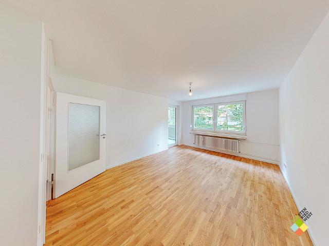 Einziehen & wohlfühlen: Attraktive 2 Zimmer Wohnung mit EBK und Balkon