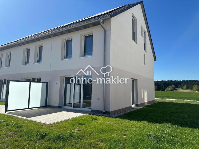 Einziehen & Wohlfühlen: Erstbezug Reihenendhaus mit Terrasse, Garten, Carport & Stellplatz in VS