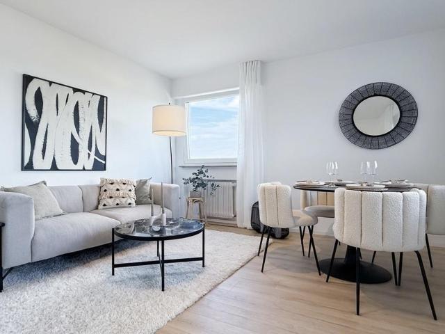 Einziehen & Wohlfühlen: Frisch modernisierte 2 Zimmer Wohnung mit Balkon