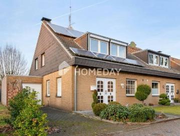 Einziehen & wohlfühlen: Modernisierte DHH mit Garten und Kamin