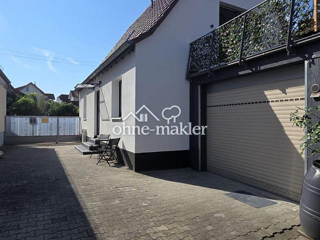 Einziehen & wohlfühlen: Modernisiertes Stadthaus mit Garage und Terrasse – provisionsfrei