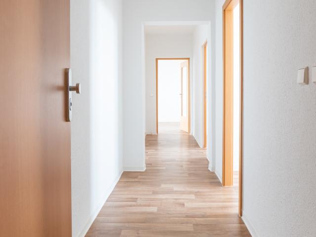 Einziehen & wohlfühlen! Sanierte 3 Raum Wohnung mit Dusche und Balkon