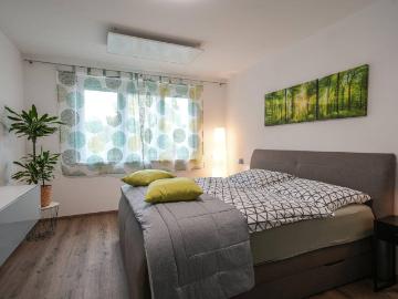 Einziehen & Wohlfühlen. Sanierte 3,5 Zimmerwohnung mit Alpenpanorama
