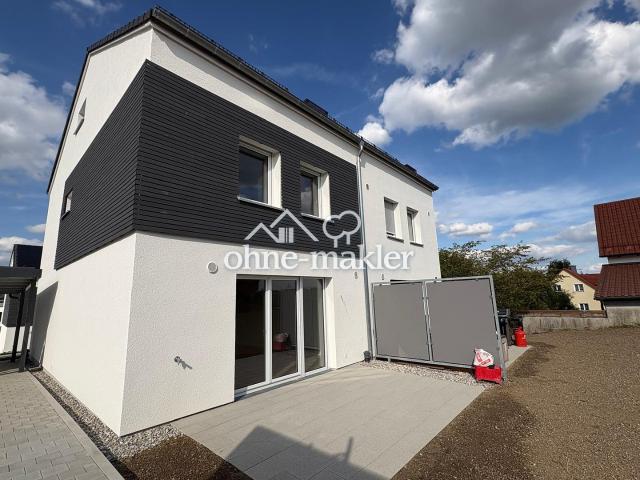 Einziehen und Aufatmen, Familienfreundliches Doppelhaus mit Garten in ruhiger Lage