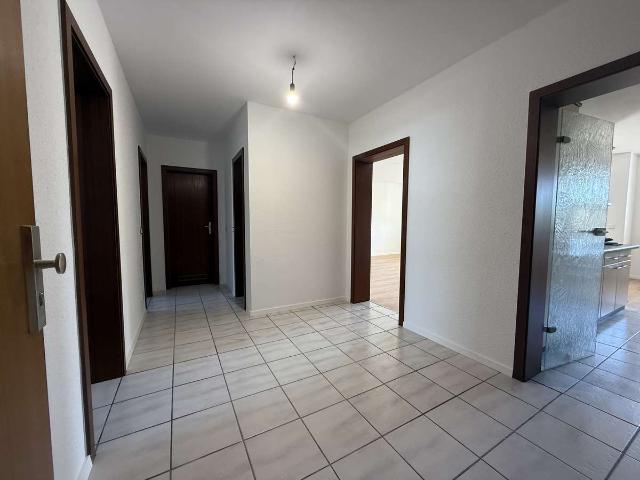 Einziehen und sich Wohlfühlen 3 Zimmerwohnung mit Balkon & Tiefgarage in Worms Neuhausen