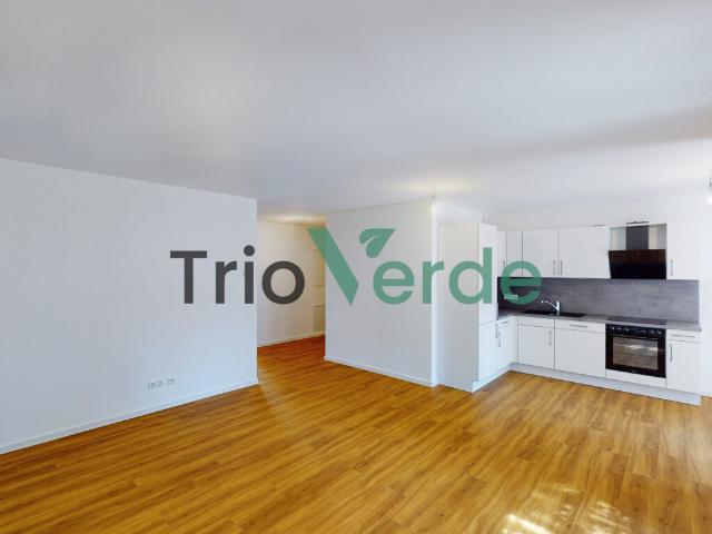 Einziehen und Wohlfühlen: 3 Zimmer Wohnung mit EBK und Balkon