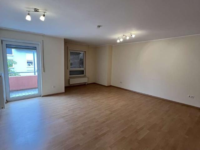 Einziehen und Wohlfühlen Attraktive 3 Zimmerwohnung mit Balkon und zwei TG Stellplätzen