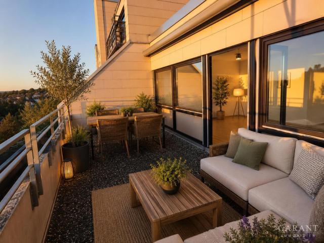 Einziehen und Wohlfühlen: bezugsfreie 2 Zimmer Wohnung mit zwei Balkonen, Aufzug & TG