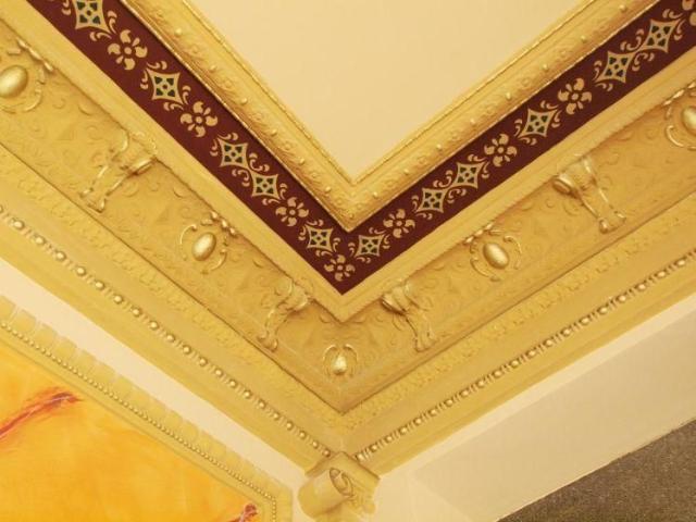 Einziehen und Wohlfühlen. großzügige 2 Zimmer Wohnung mit Balkon! Wohnküche + EBK + Wanne/Dusche + Lift + gepflegtes MFH