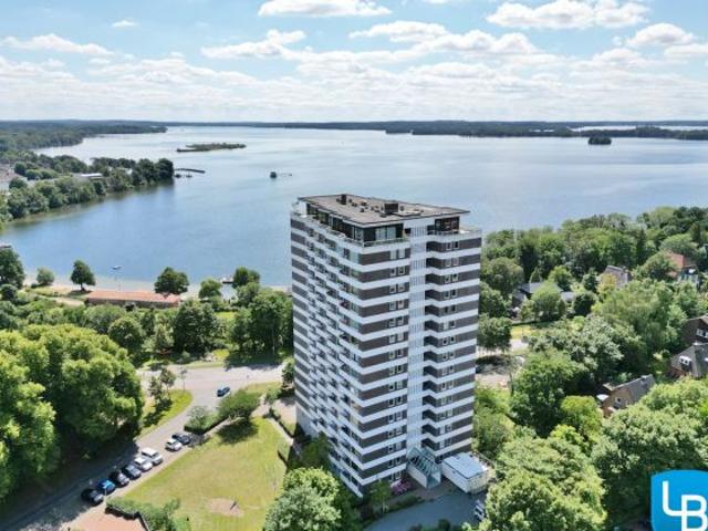 Einziehen und wohlfühlen: Frisch renovierte Eigentumswohnung nahe dem Großen Plöner See