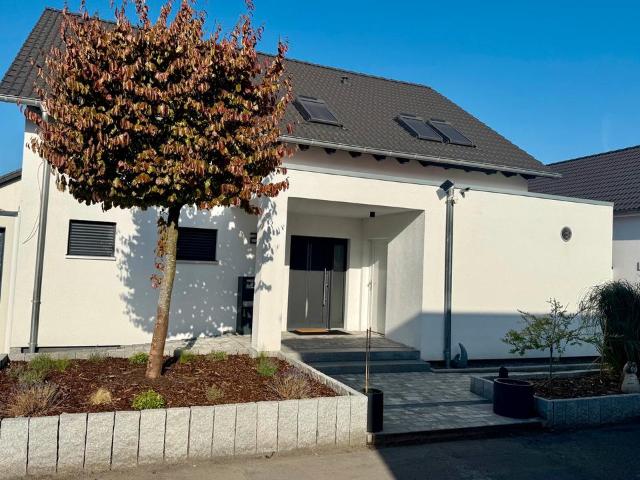 Einziehen und Wohlfühlen im modernen Einfamilienhaus