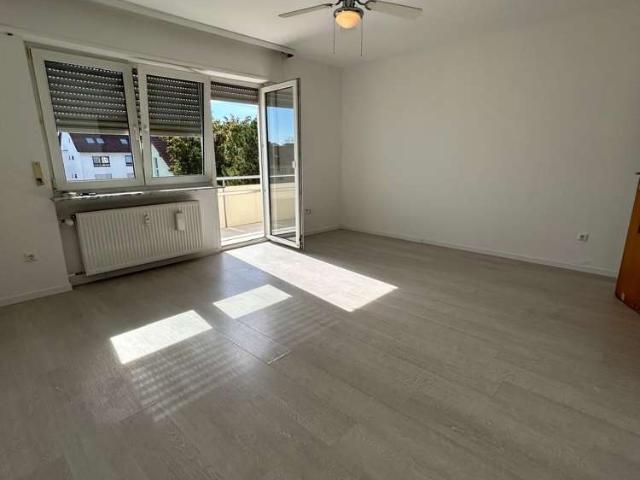 Einziehen und wohlfühlen: Lichtdurchflutete 3 Zimmer Wohnung mit Südost Balkon in Feudenheim
