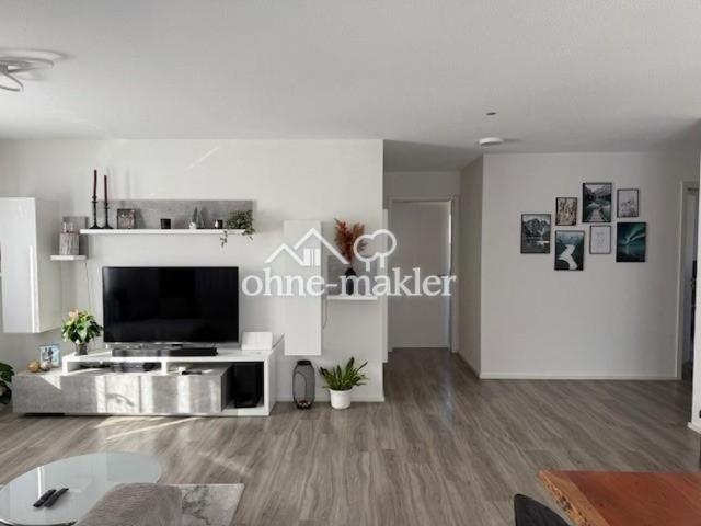 Einziehen und Wohlfühlen: Moderne 3,5 Zimmer Wohnung mit Terrasse in Sulz a.N. Holzhausen